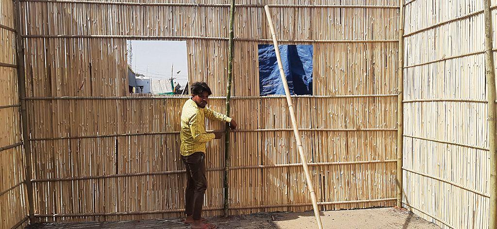 Farmers' protest: To beat the heat, bamboo huts come up at Singhu border