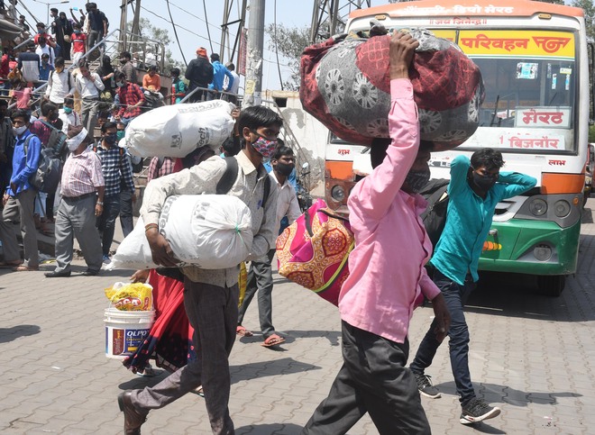 To prevent exodus, Delhi Govt offers migrants Rs5,000 each