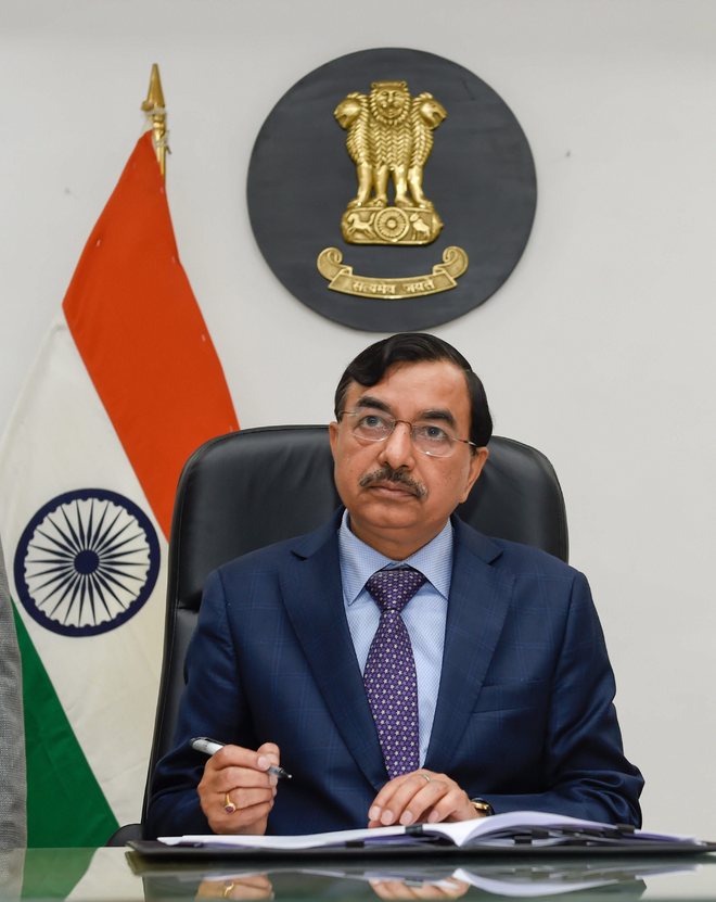 Sushil Chandra assumes charge as CEC