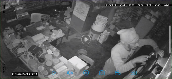Thieves steal Rs 30K from shop, caught on camera
