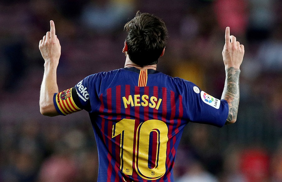 Messi backs social media boycott by English soccer