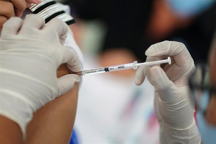 As SC raises questions over vaccination policy, Centre says all eligible to get dose by year-end