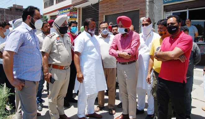 Amritsar Mayor Rintu assures  locals of water supply