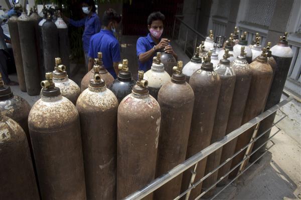 Panel to check hoarding of oxygen cylinders