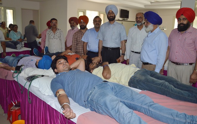 Covid hits blood donation in Punjab, stock in banks depleting fast