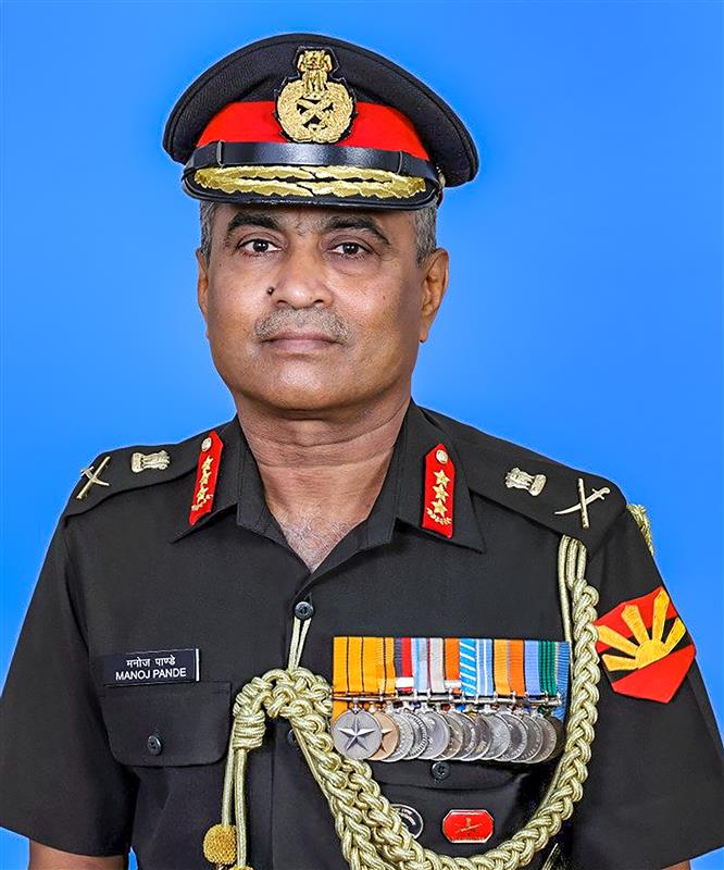 Lt Gen Manoj Pande takes charge of Eastern Army Command