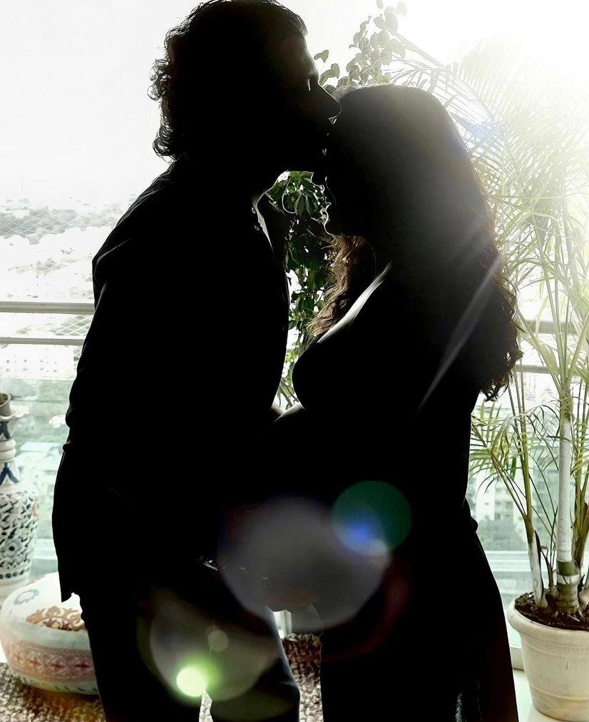 Singer Neeti Mohan, Nihaar Pandya welcome first child