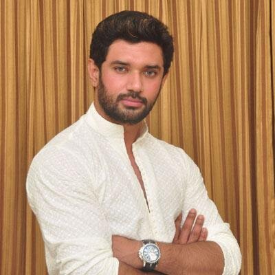 Chirag Paswan expels five rebel MPs, they oust him as LJP chief