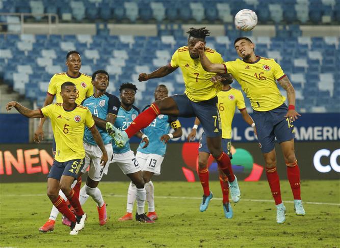 Intricate free kick move helps Colombia beat Ecuador