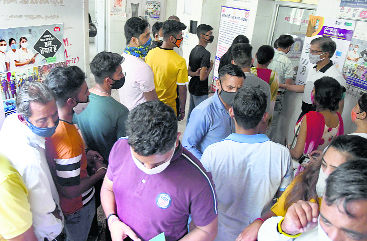 Panchkula starts drive to vaccinate shopkeepers, staff in a week