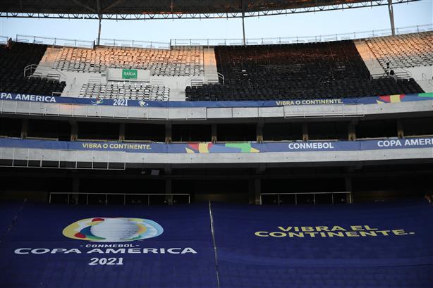 Maradona gets a tribute at Argentina's Copa America match