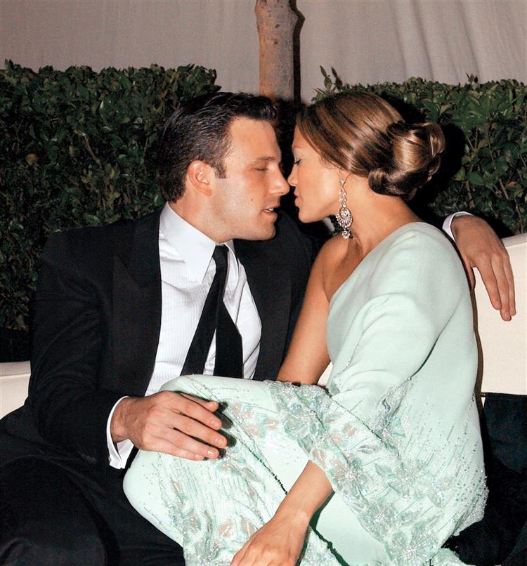Jennifer Lopez and Ben Affleck confirm relationship