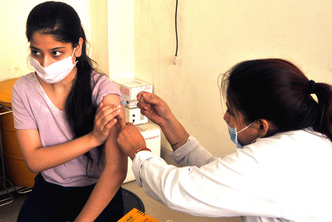 Vaccinate teachers, college students on priority, says Punjab CM