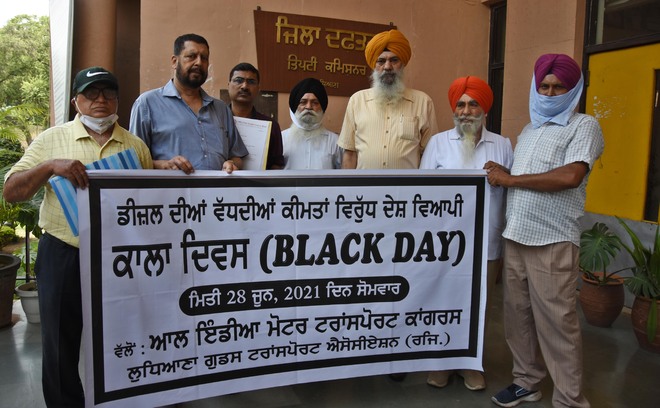 Ludhiana Transporters observe ‘black day’ to protest fuel price hike