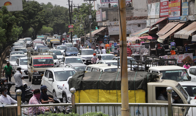 AAP protest leads to traffic snarls, commuters suffer