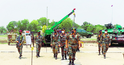 Western Command chief reviews preparedness of Airawat Division