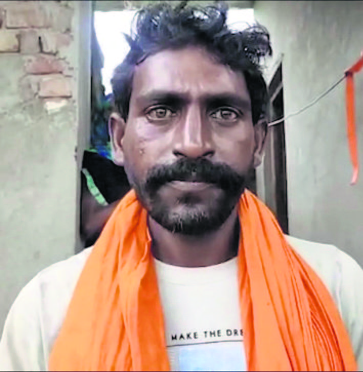 Boatman saves infant, to be feted by Uttar Pradesh