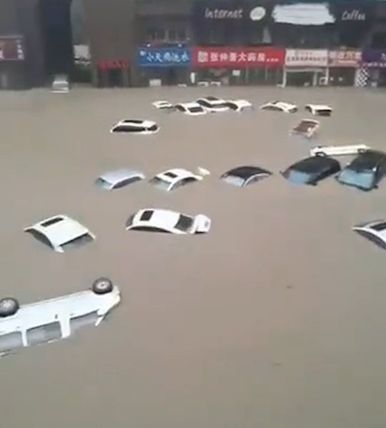 China floods: Death toll goes up to 33 in heaviest rainfall in 1,000 years