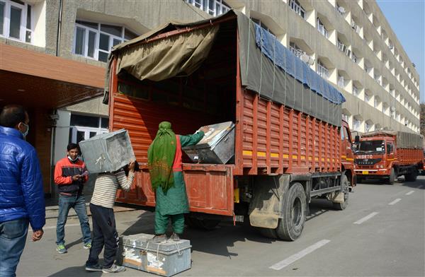 Vacate official houses, J&K ‘darbar move’ staff told