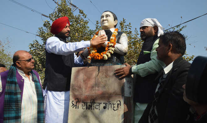 Rajiv Gandhi’s statue in Ludhiana allegedly set afire