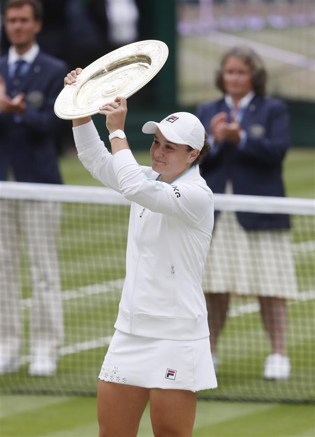 Barty beats Pliskova at Wimbledon for 2nd Grand Slam title