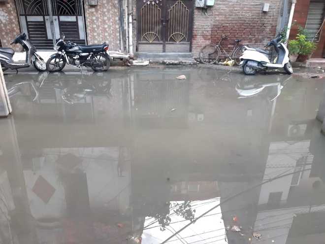 Residents protest as sewers overflow at Kirpal Nagar in Ludhiana