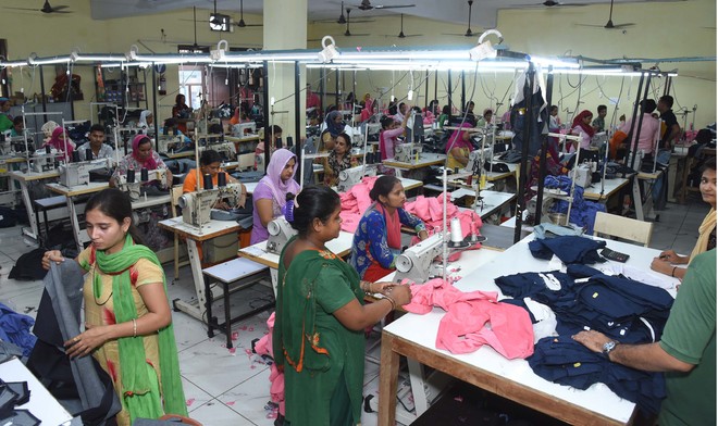 Knitwear industry pins hopes on buyer-seller meet : The Tribune India