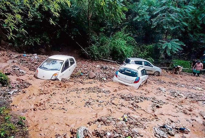 14 dead as cloudbursts lead to flash floods in Lahaul, Kishtwar