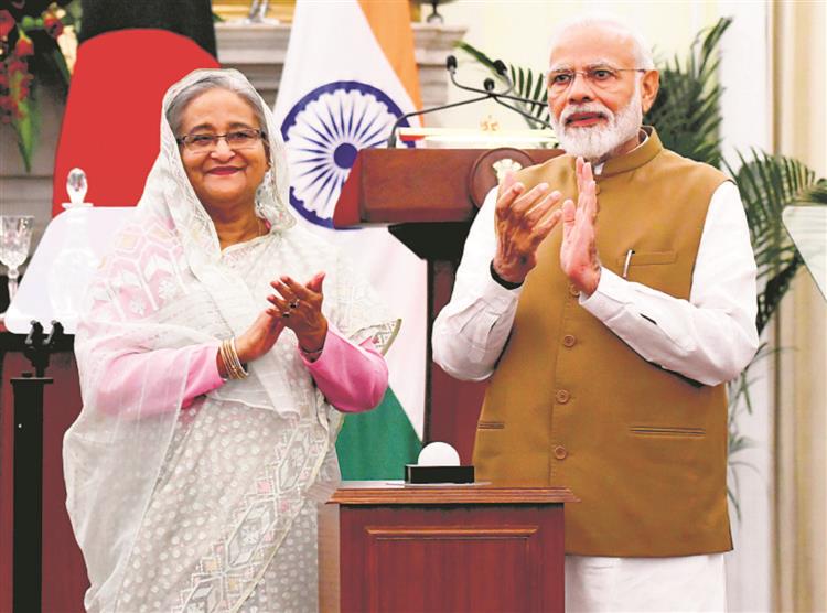 Bangladesh PM Hasina sends 2,600 kg mangoes for Modi, Bengal CM