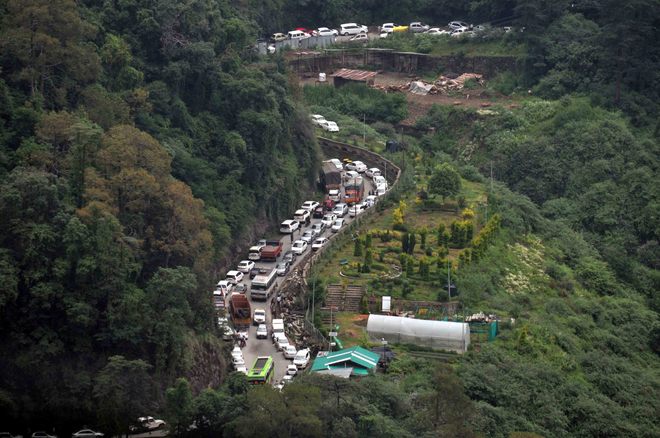 128 roads blocked; Met alert in 10 districts of Himachal