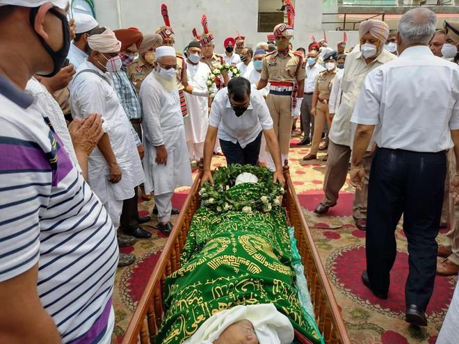 Punjab ex-DGP Mohammad Izhar Alam laid to rest at Roza Sharif