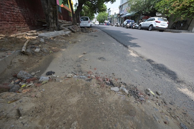 Recarpet Ludhiana city roads only after removing old layer: Councillors