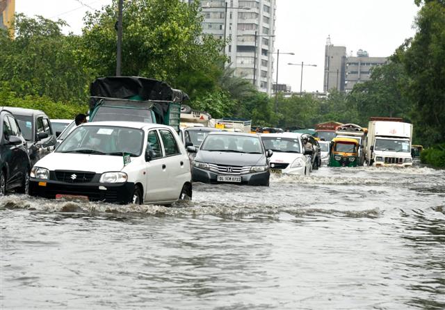 Heavy rain leads to waterlogging, traffic snarls at several places in Delhi