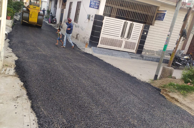 Alleging graft in Ludhiana MC, contractors boycott road construction works in Ludhiana
