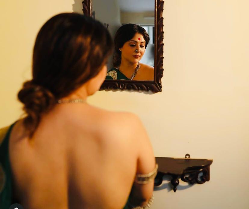 828px x 696px - Bengali actress Swastika Mukherjee's unfiltered naked back pictures figure  out body acceptance, 'love thy handles', she says : The Tribune India