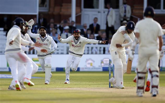 Fiesta ‘Bum-Shami’: los jugadores de bolos rápidos de la India ganan por 151 carreras contra Inglaterra en Lord’s Test: The Tribune India