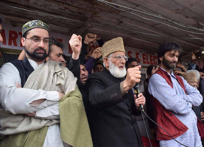 Both factions of Hurriyat Conference likely to be banned under UAPA: Officials