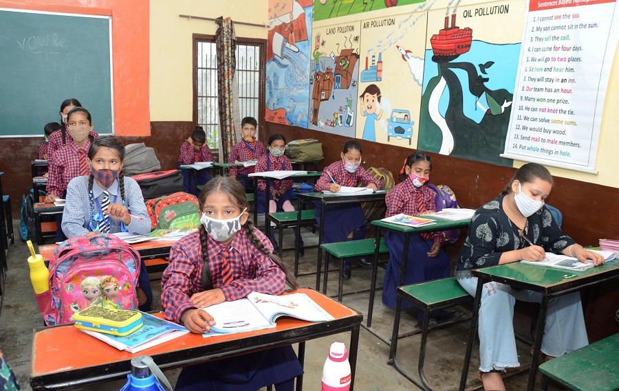 Schools in Punjab reopen to thin attendance
