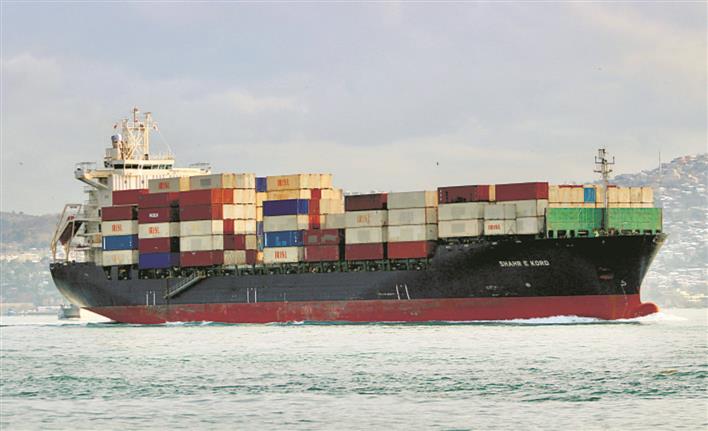 Exporters seek govt help amid global container crisis