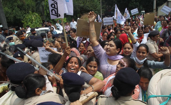 Punjab AAP women protesters canecharged in Chandigarh