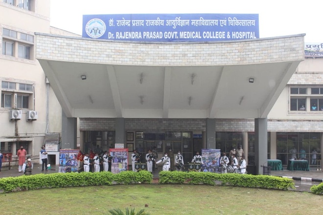 Tanda medical college battles shortage of specialist doctors