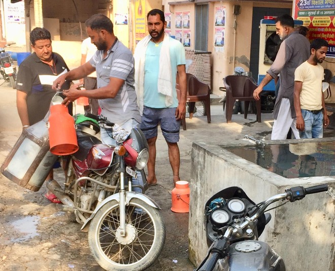 Dairy farmers in Amritsar seek curb on sale of spurious milk