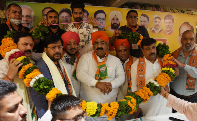 Punjab BJP president Ashwani Sharma holds meet in Ludhiana amid farmers’ stir