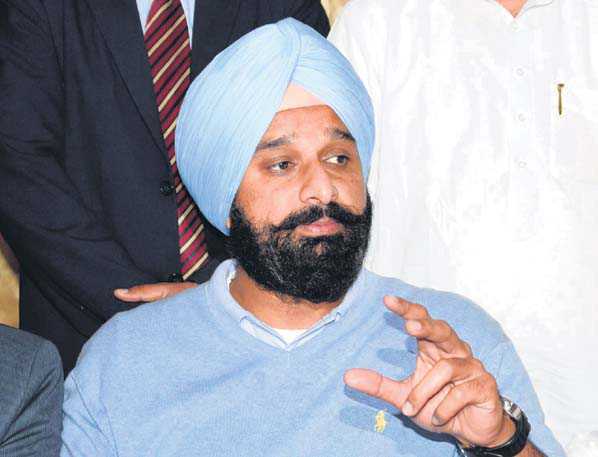 Gangsters having free run, no one safe in Punjab, says SAD