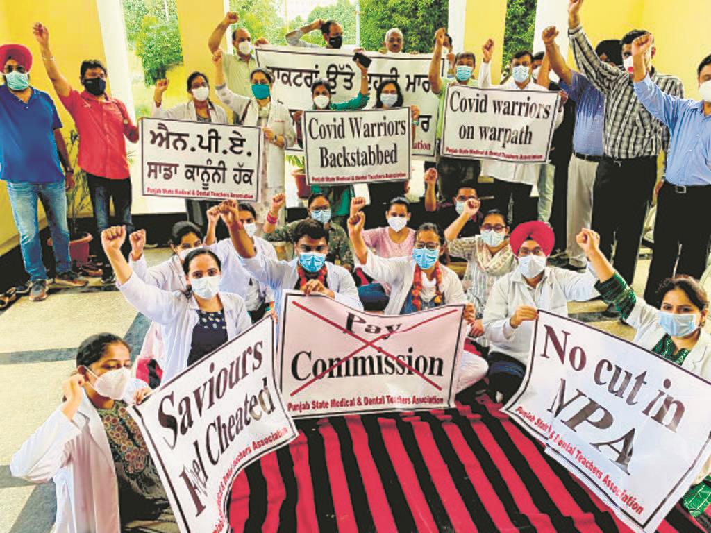 NPA issue: Medical, dental docs take mass leave in Patiala's Government Medical and Dental College