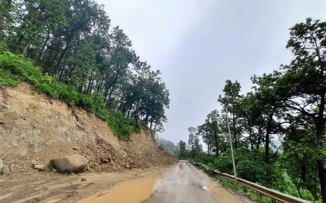 Paonta-Hatkoti road shut, apple transportation from Shimla belt hit
