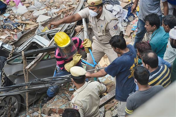 Delhi: 2 children dead as building collapses in Sabzi Mandi area