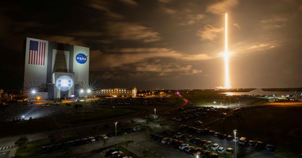 SpaceX finally prepares to send 1st all-civilian crew into orbit