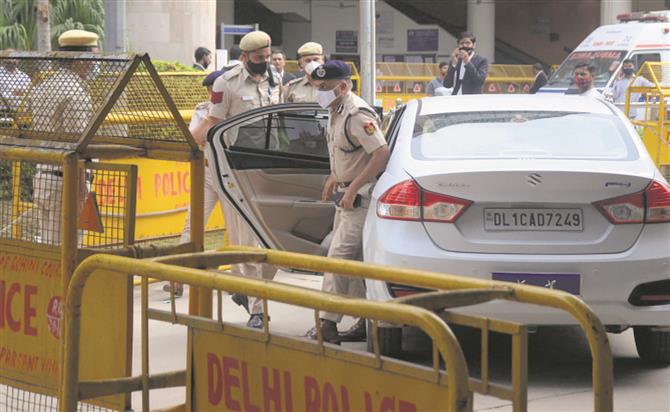 Gangster shot dead  by ‘rivals’ in Delhi court