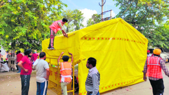 Farmers pitch waterproof tents, gear up for long haul in Karnal